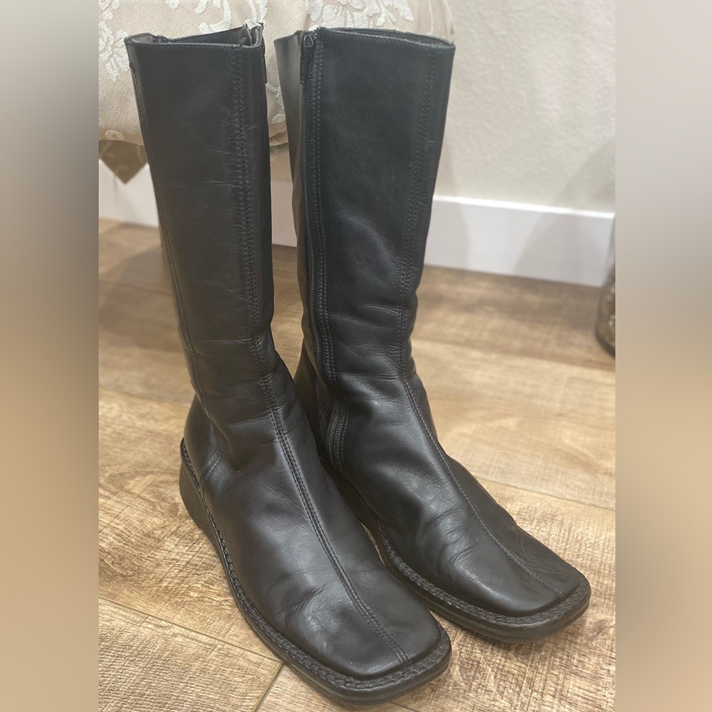 Women's Black Winter Boots